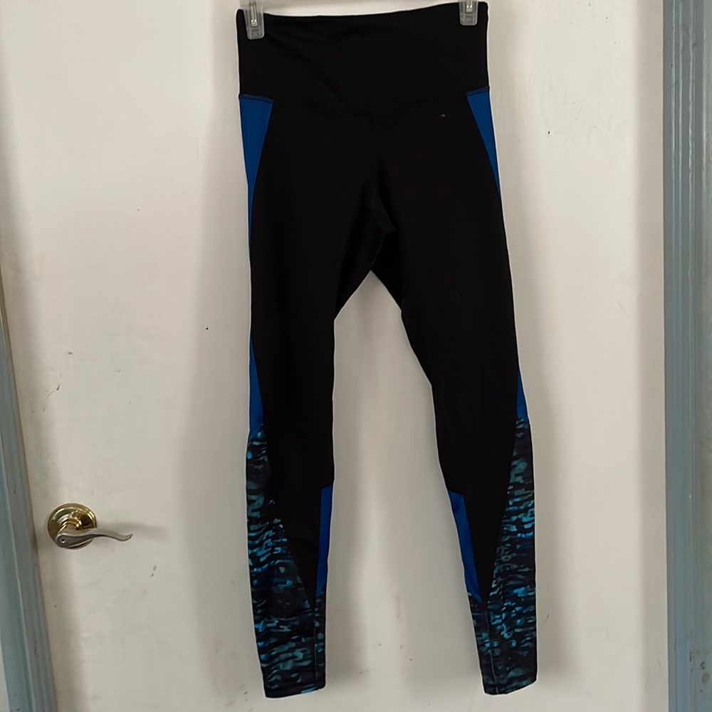 Black and blue leggings